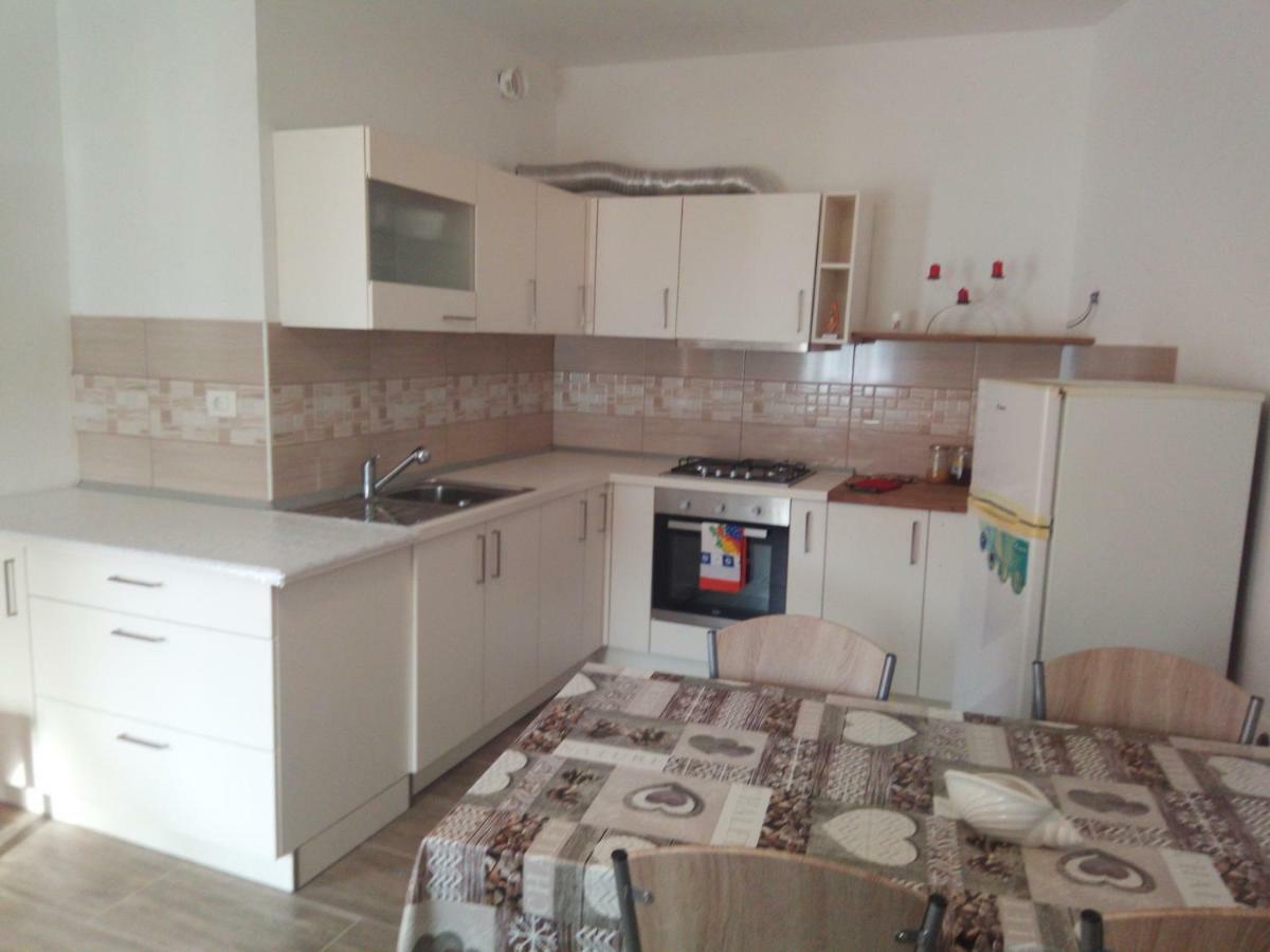 Ferienwohnung Apartmaji Matazin Črni Kal Exterior foto