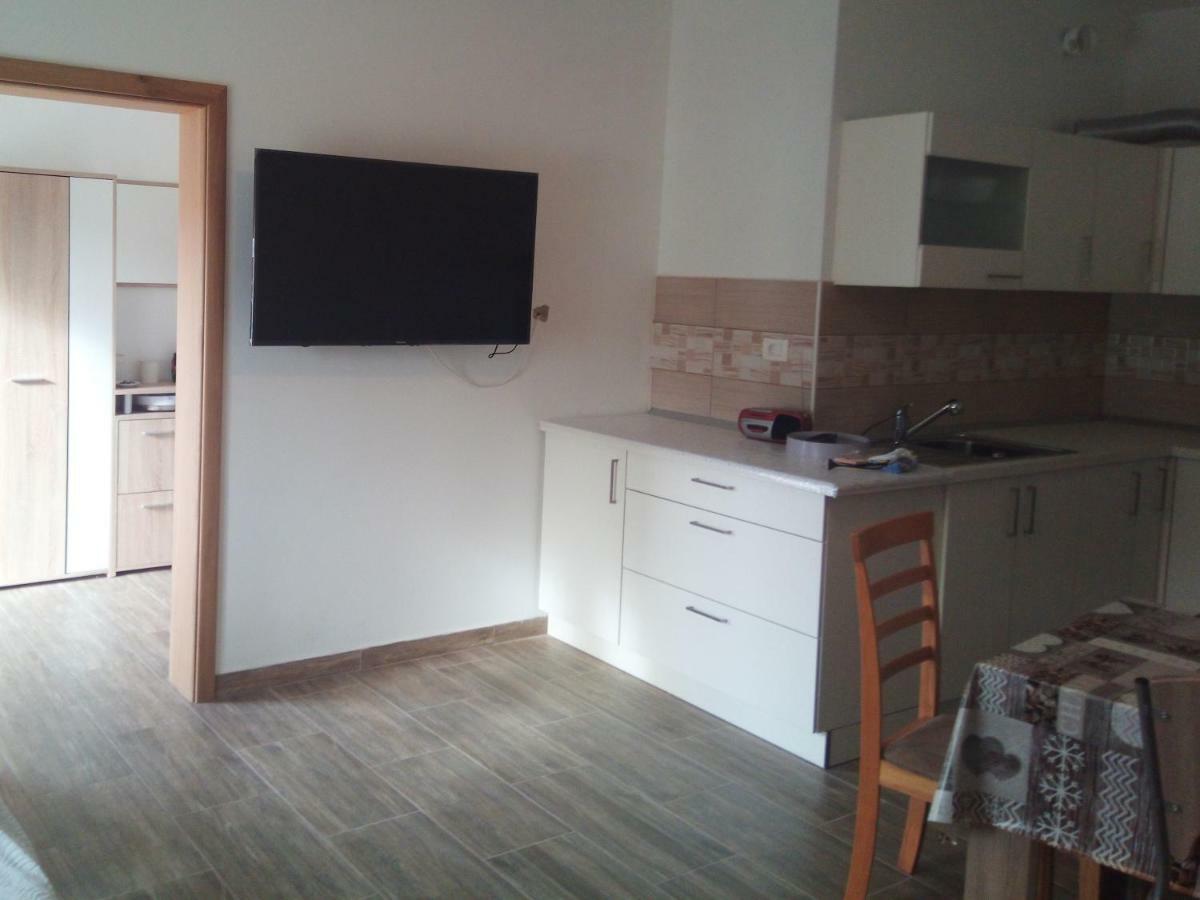 Ferienwohnung Apartmaji Matazin Črni Kal Exterior foto